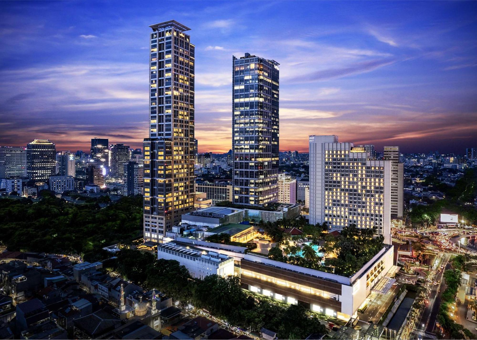 Keraton At The Plaza, Part Of The Unbound Collection By Hyatt Hotel จาการ์ตา ภายนอก รูปภาพ
