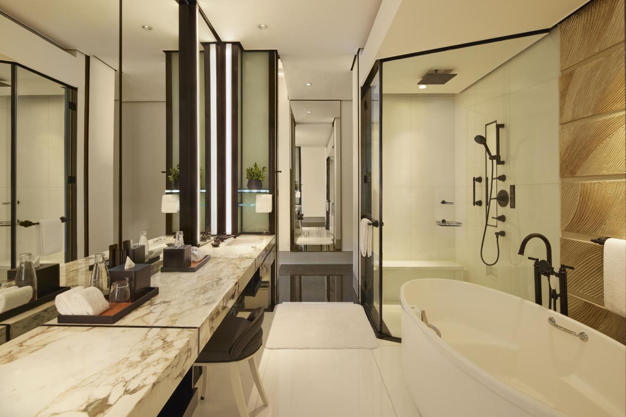 Keraton At The Plaza, Part Of The Unbound Collection By Hyatt Hotel จาการ์ตา ภายนอก รูปภาพ